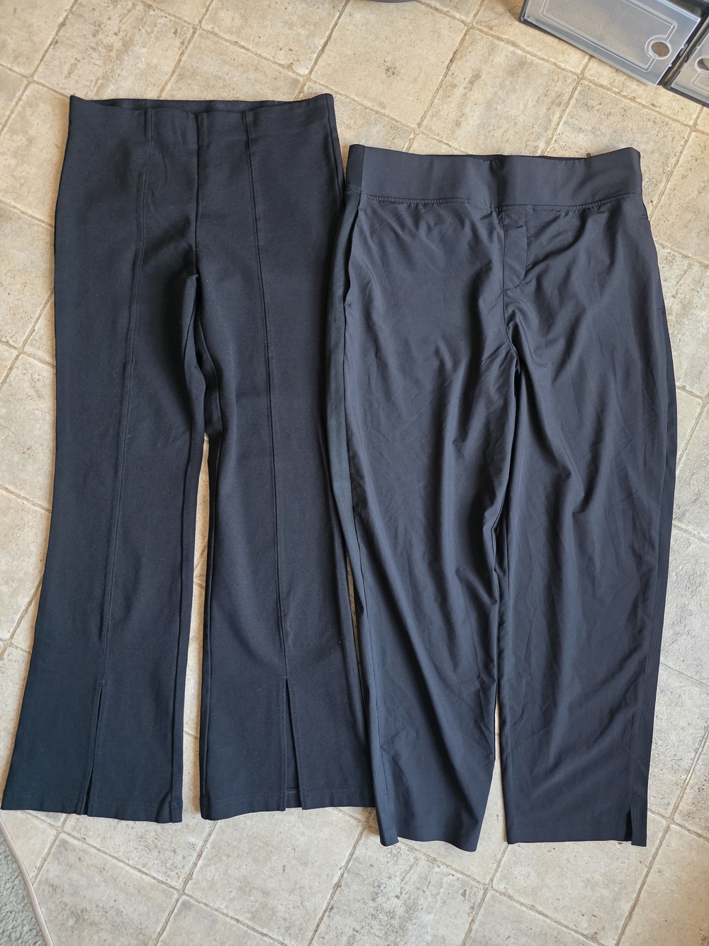 Set of 2 Women's Pants In Size Large